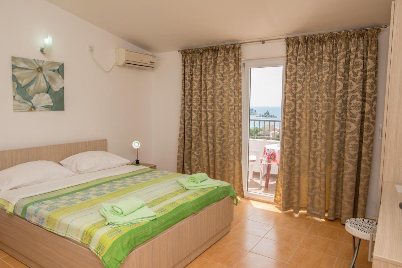 Villa Vjera Petrovac Buitenkant foto