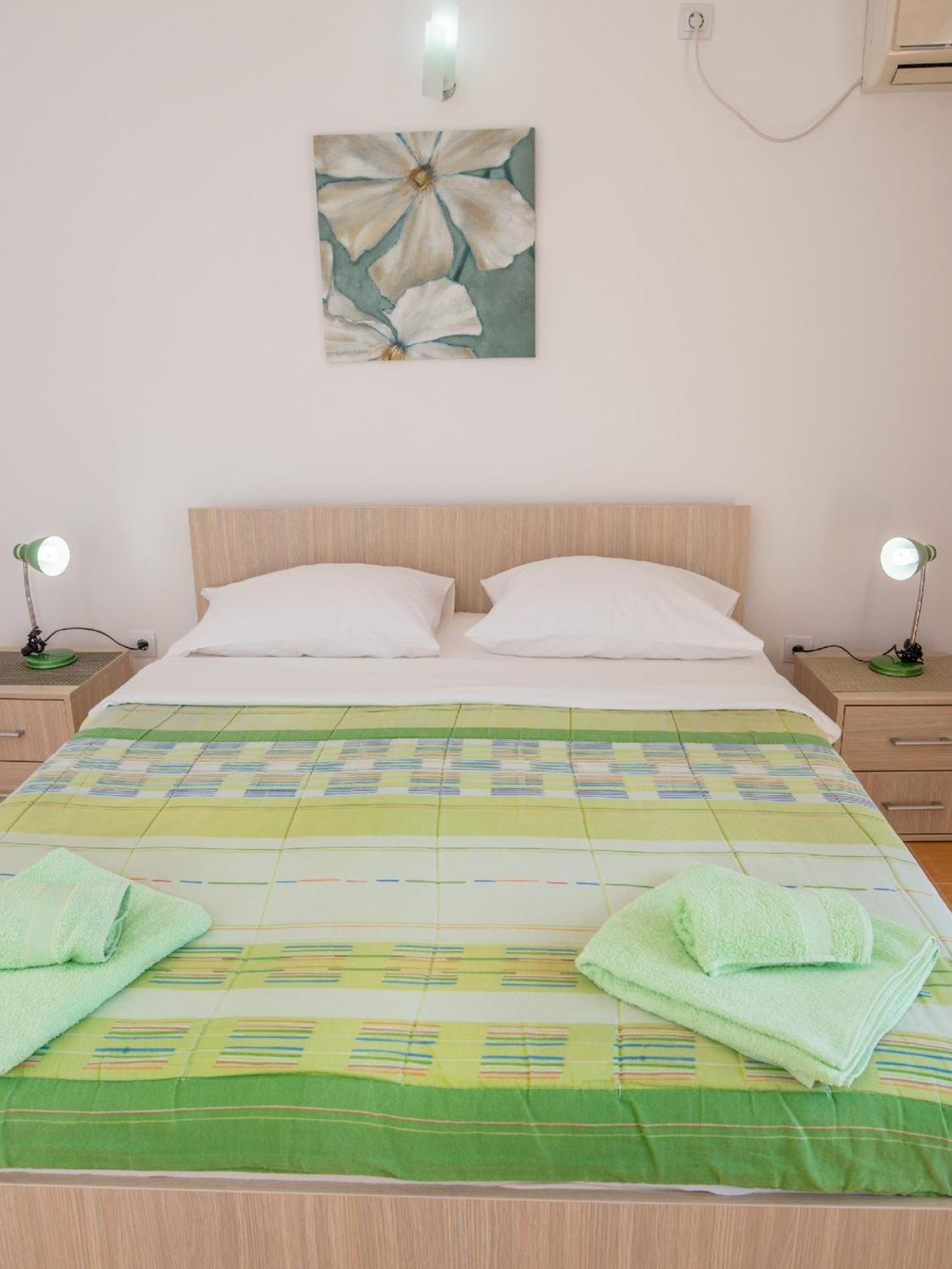 Villa Vjera Petrovac Buitenkant foto