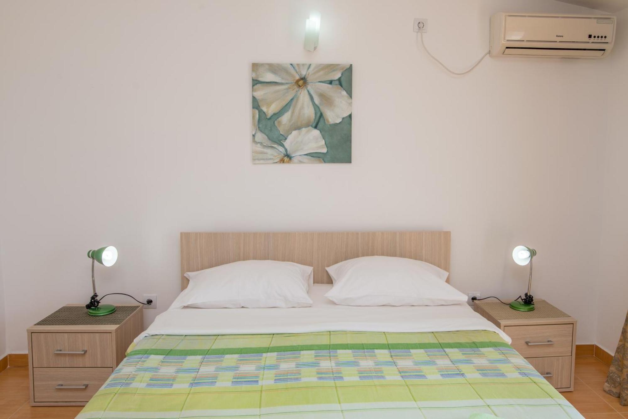 Villa Vjera Petrovac Kamer foto