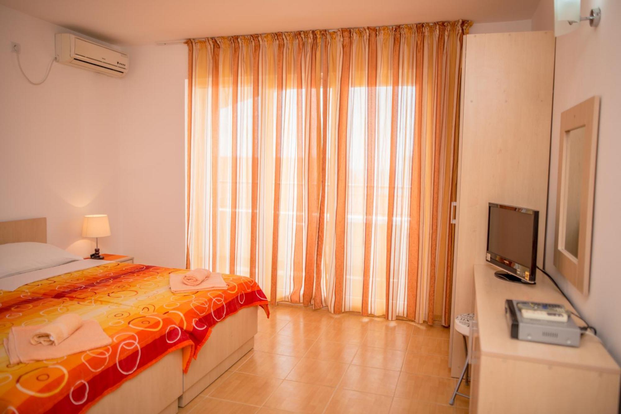 Villa Vjera Petrovac Kamer foto